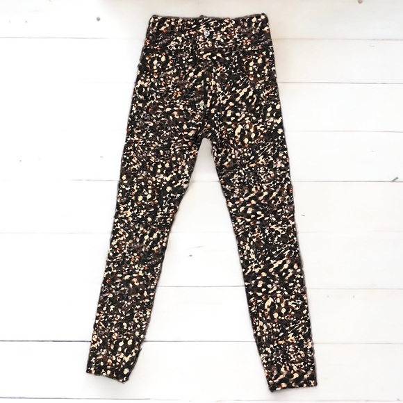 Lululemon Size 4 High Rise Leggings 25” Inseam Drawcord Sweat Wicking Pockets - Picture 2 of 9